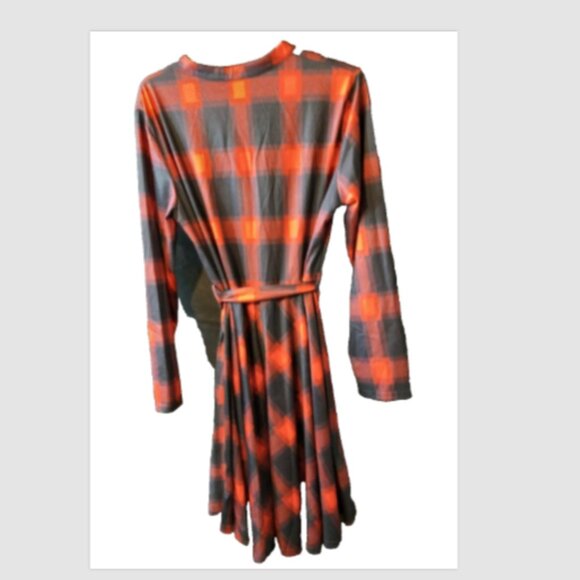 Women's swing dress knee length Runs Size Medium Faux Flannel - Picture 3 of 13